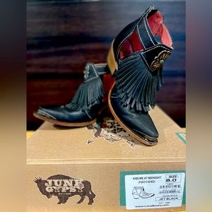 JUNK GYPSY BY LANE WOMEN'S KISS ME AT MIDNIGHT WESTERN FASHION MULE BOOTIES